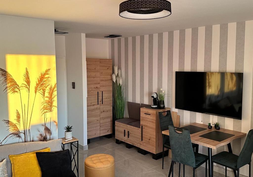 Fewo Sky21 * Langen Exklusives Appartment Vollausstattung / Zentrale Lage *Neu* Exterior photo